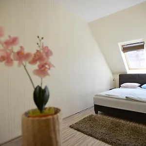 Family Deluxe Apartament Eger